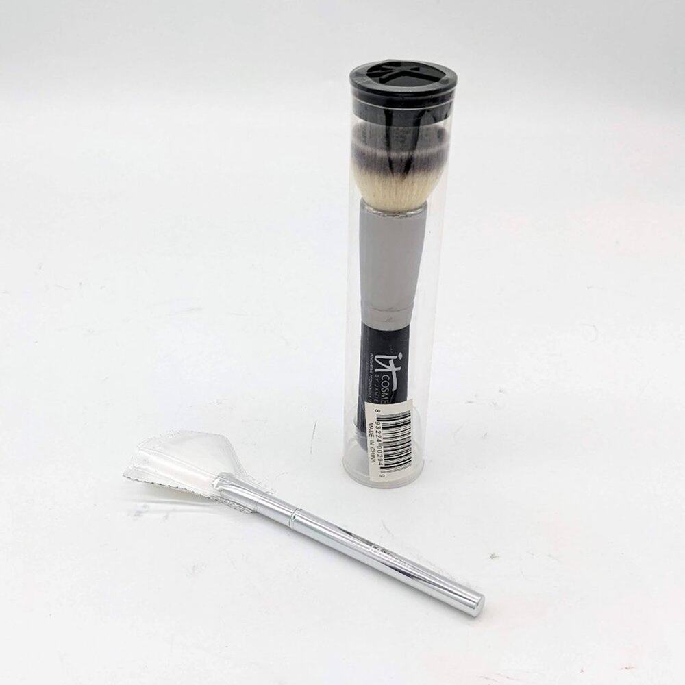 It Cosmetics Set Of Radiance Fan Brush Heavenly Luxe Flat Top Foundation Brush